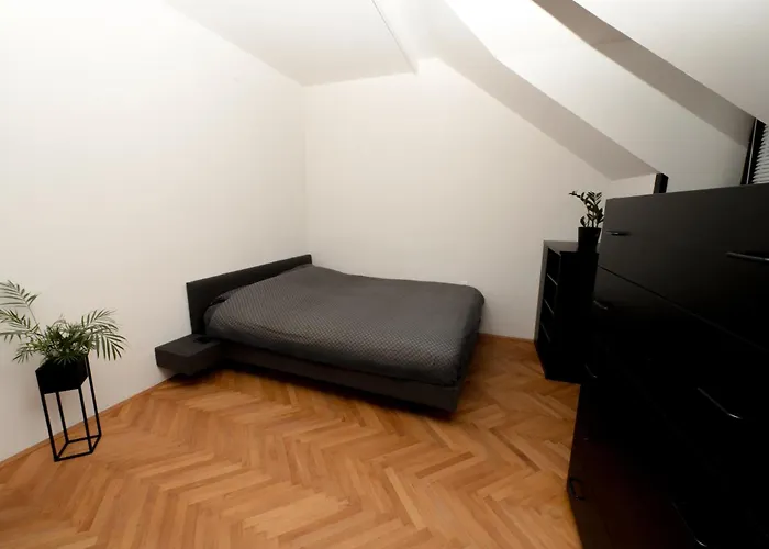 Tony's Place Under The Castle Apartman