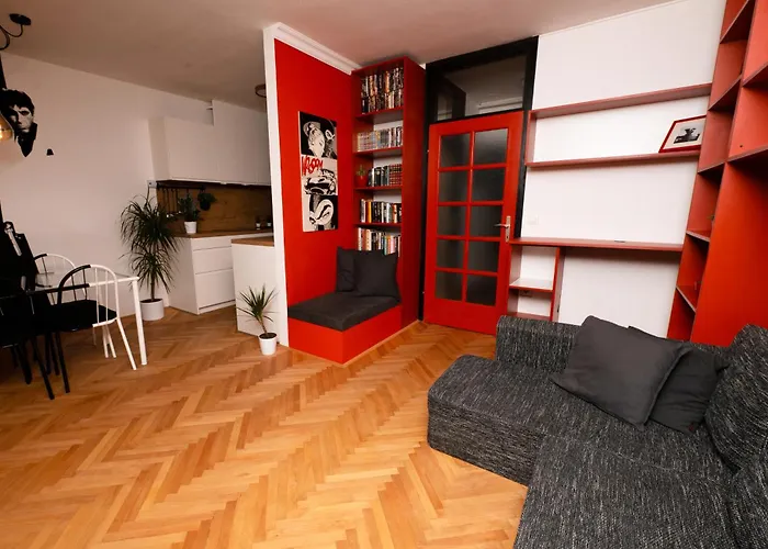 Tony's Place Under The Castle Apartment