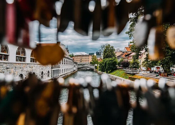 Tony's Place Under The Castle Apartman *