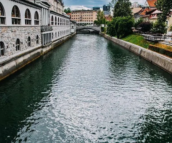 Tony's Place Under The Castle Lubiana