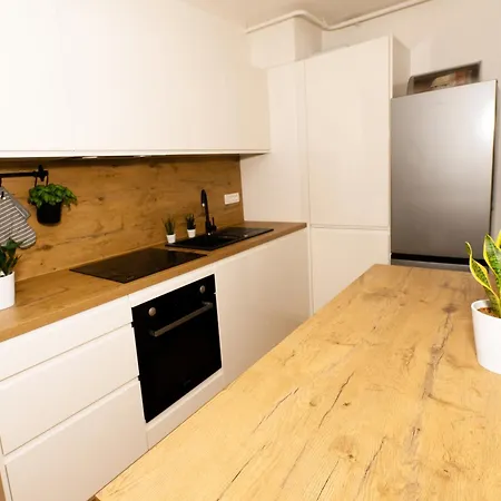 Tony's Place Under The Castle * Liubliana